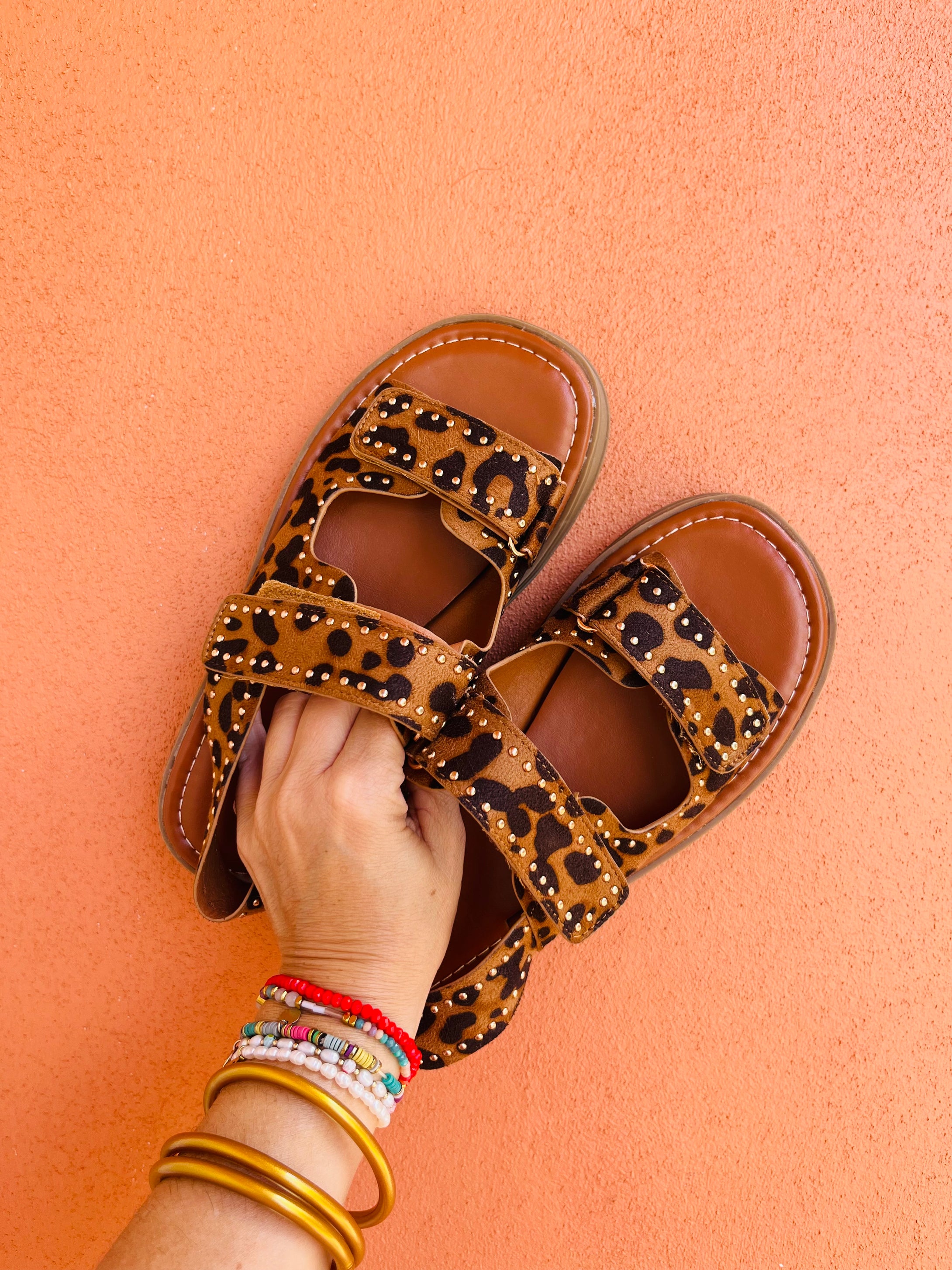 SANDALIA LEOPARDO TACHAS