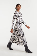 Cargar imagen en la galeria VESTIDO LARGO FLORES BLANCO Y NEGRO
