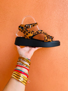 SANDALIA CRUZADA LEOPARDO