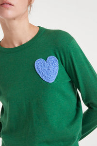 SUÉTER VERDE CORAZÓN BORDADO