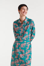 Cargar imagen en la galeria CAMISA BOTONES LEOPARDO VERDE
