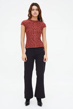 Cargar imagen en la galeria TOP ENCAJE FLORAL TEJA
