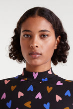 Cargar imagen en la galeria VESTIDO CORAZONES DE COLORES CUELLO ALTO
