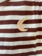 Cargar imagen en la galeria CAMISETA RAYAS MARRÓN LUNA
