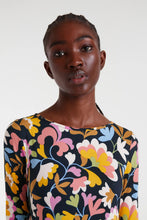 Cargar imagen en la galeria VESTIDO BAJO FLORES MOSTAZA
