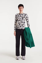 Cargar imagen en la galeria TOP FLORES BLANCO Y NEGRO
