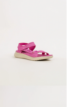 Cargar imagen en la galeria Sandalia Deportiva Fucsia
