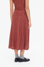 Cargar imagen en la galeria FALDA MIDI ENCAJE FLORAL TEJA
