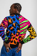 Cargar imagen en la galeria SUETER ANIMAL PRINT
