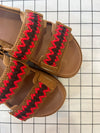 Sandalia plataforma camel bordado