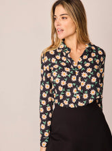 Cargar imagen en la galeria BLUSA MARGARITAS
