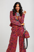 Cargar imagen en la galeria CHAQUETA ANTELINA ANIMAL
