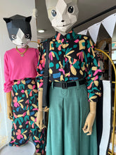 Cargar imagen en la galeria BLUSA CAMISERA FLORES
